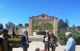 Kaymakam Basri, Atatürk evi, müze ve şehitliklerde...