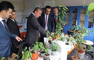 Kaymakam Göze, okulları ziyaret etti