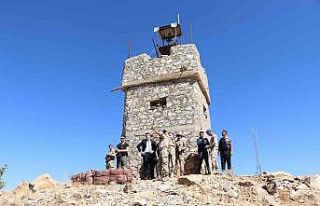 Kaymakam Özçelik, Mesirtepe üs bölgesi ile okul...