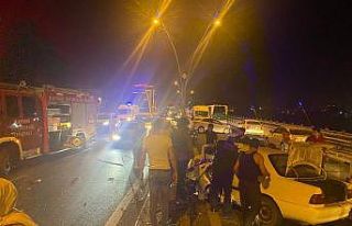 Kayseri’de feci kaza: Sıkıştığı araçtan güçlükle...