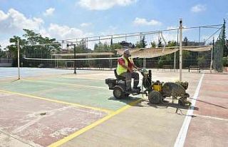 Kepez’in okul bahçeleri renkleniyor