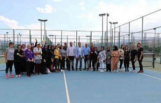 Kilo vermek için tenis oynadılar
