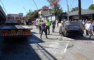 Kırmızı ışık ihlali yapan araç kazada ters...