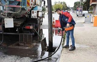 Kış öncesi mazgallar temizleniyor
