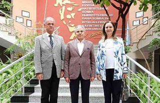 KKTC Başkonsolosu Demirel’den Rektör Özaydın’a...