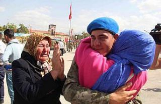 Komandoların, aileleriyle kavuşma anı duygulandırdı