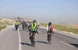 Konya’da bisiklet sürücüleri tarihe pedal çevirdi