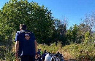 Konya’da otomobil şarampole devrildi: 2 yaralı