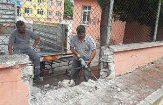 Körfez Belediyesi okulların eksikliklerini gideriyor