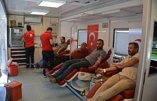 Korkuteli Sanayi Sitesi esnafı Kızılay’a kan...