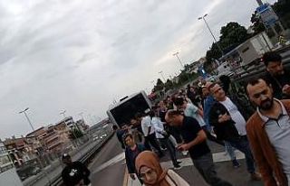 Küçükmece’de metrobüs yolunda ilginç olay