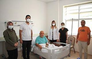 Kula Devlet Hastanesi’nde pandemi sonrası ilk diz...