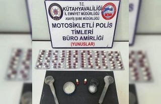 Kütahya’da 4 kişinin üzerinde uyuşturucu ele...