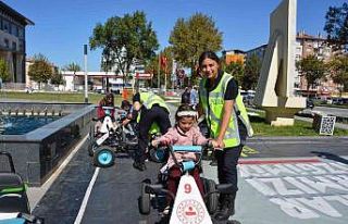 Kütahya’da 668 öğrenciye trafik güvenliği eğitimi...