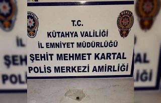 Kütahya’da bekçiler bir şahsın üzerinde afyon...