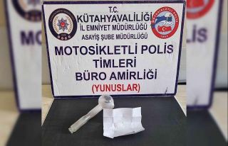 Kütahya’da iki kişinin bulunduğu araçta uyuşturucu...