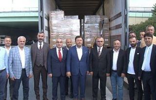 Maltepe’den Pakistan’a yardım tırı ve kamyonları...