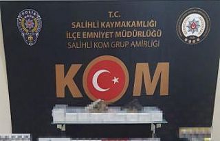 Manisa’da kaçak sigara ve çay ele geçirildi