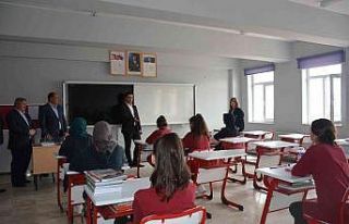 Manyas’ta öğrencilere ders başı yaptı