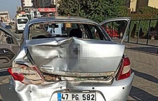 Mardin’de 3 kişi hurdaya dönen araçtan şans...