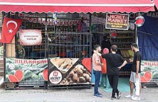Marketten hırsızlık yapmaya çalışan çocuğu...