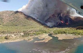 Marmaris’te orman yangınına havadan ve karadan...