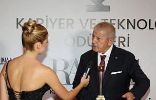 Mehmet Sarı’ya ‘en başarılı belediye başkanı’...