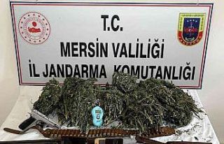 Mersin’de uyuşturucu satıcılarına operasyon:...