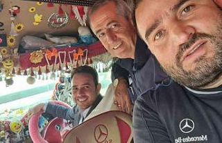 Milletvekili İshak Gazel, modifiyeli araca hayran...