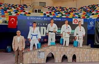 Milli judocu Mikail Zaloğlu altın madalyanın sahibi...