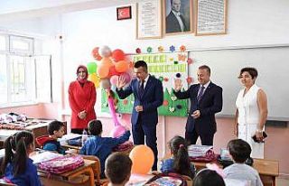 Mini mini birlere okul hediyesi