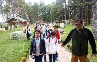 Minik öğrenciler Kayaç parkını gezdi