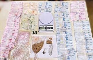 Motosikletli polis timi uyuşturucuya neşter vurdu:...