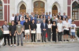 Muğla’da 2022 YKS’de başarılı olan öğrenciler...