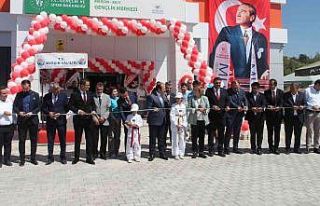 Mut’ta Gençlik ve Spor Merkezi Kompleksi açıldı