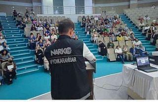 Narkotik polisi anne ve anne adayı öğretmenlere...