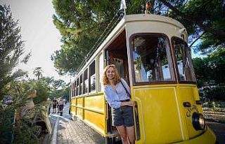 “Nostaljik Tramvay” fuar ziyaretçilerini geçmişe...