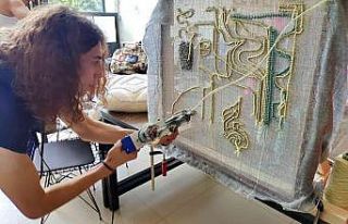 Öğrencilere halı üretimi uygulamalı gösterildi