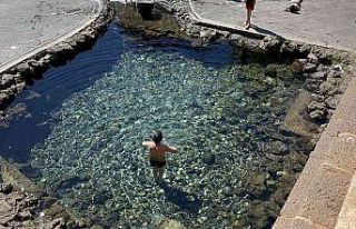 Okulların açılmasına rağmen çocuklar Anzele...