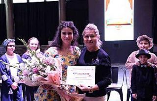 Osmangazi Tiyatro Okulu’nda prömiyer coşkusu