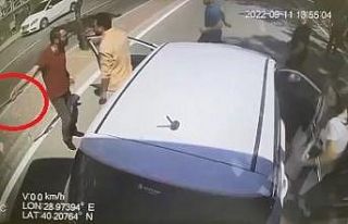 Otobüs şoförüyle otomobil sürücüsünün sopalı...