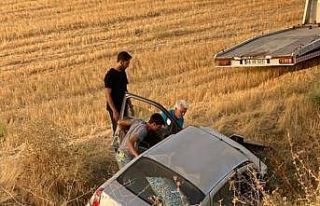 Otomobile çarpıp şarampole uçtu