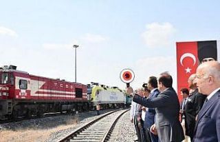 Pakistan’a yardım malzemesi taşıyan 5. ’iyilik...