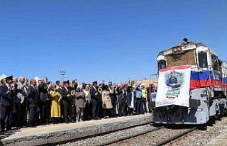 Pakistan’a yardım malzemesi taşıyan "İyilik...