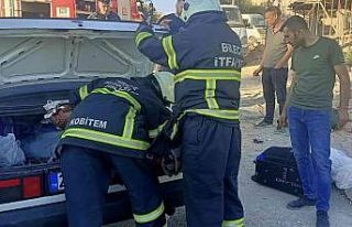 Park halindeki araç bir anada alev aldı