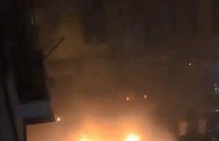 Park halindeki kamyonet gece yarısı yandı; mahalle...