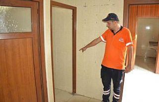 Parktaki engelli tuvaletinin kapısı çalındı