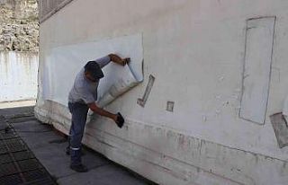 Pazar alanında hasarlı yerler onarıldı