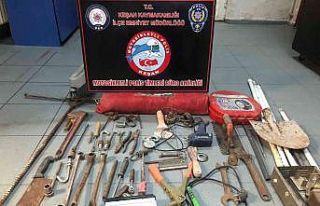 Polisten kaçan şüphelilerin çuvalından demir...