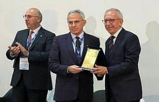 Rektör Prof Dr. Özaydın Arnavutluk’ta Türkoloji...